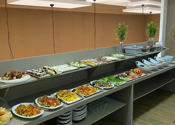 Esse Joven Hotel 4*