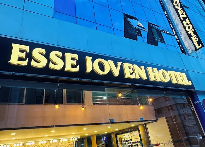 Esse Joven 酒店